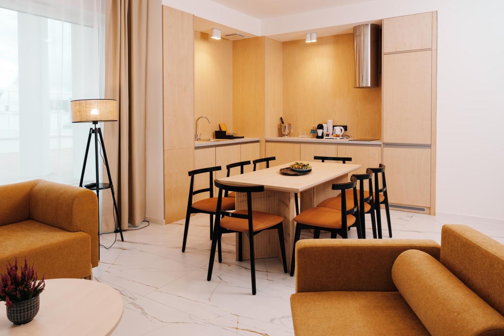 Hotel Arche Fabryka Samolotow W Mielnie เมียลโน ภายนอก รูปภาพ