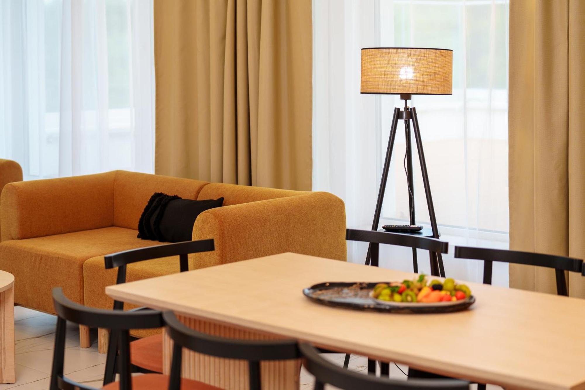 Hotel Arche Fabryka Samolotow W Mielnie เมียลโน ภายนอก รูปภาพ